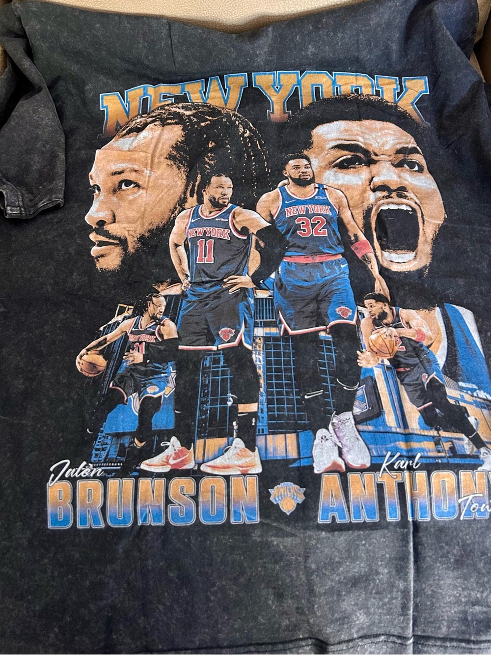 New York Knicks Graphic Tee - Oversized 

Size: Men’s XL